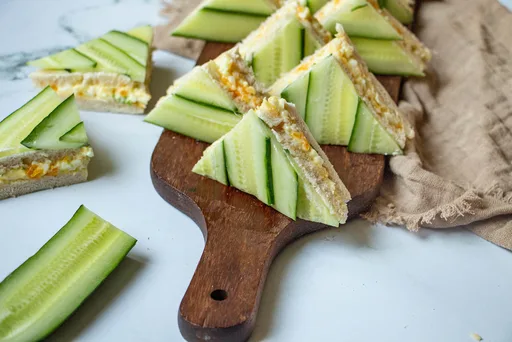 Sandwichs Triangle Oeuf Mimosa et Concombre