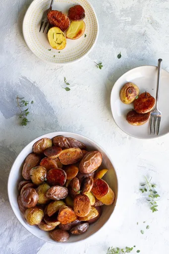 Patatas pequeñas asadas