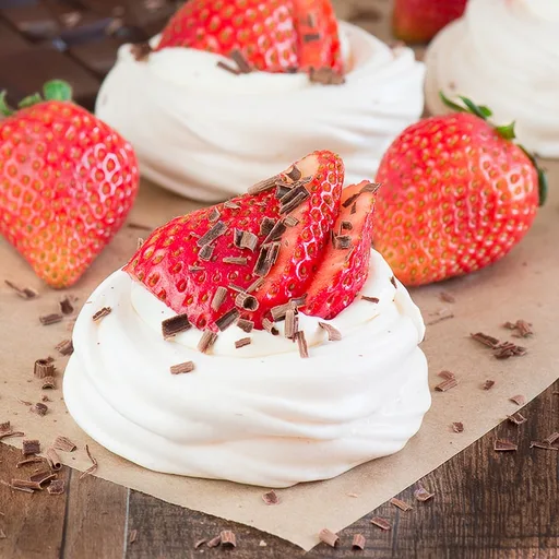 Mini pavlovas de fresa