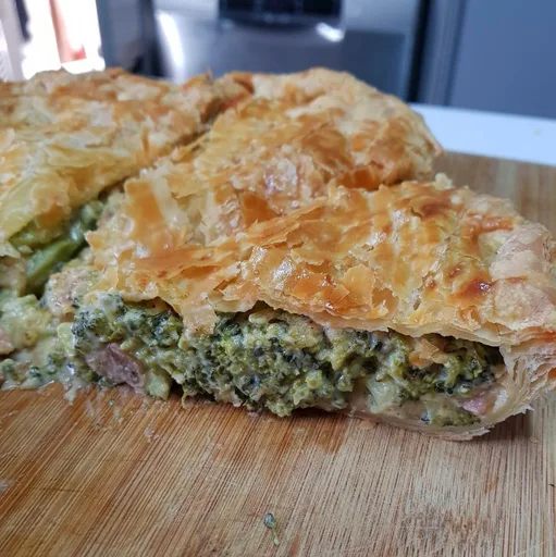 Broccoli, bacon and cheddar pie