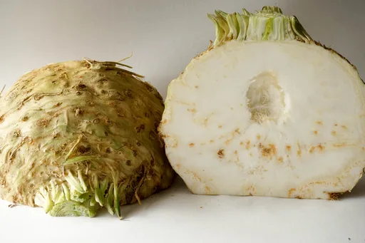 Apio cocinado de dos formas