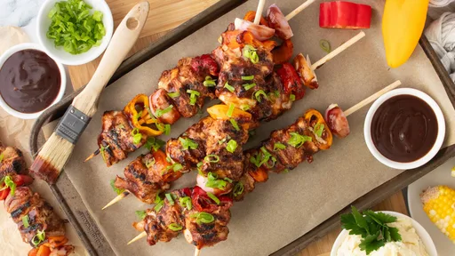Brochetas de pollo a la barbacoa con un toque de café exprés