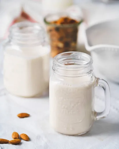 Leche de almendras casera sin aditivos