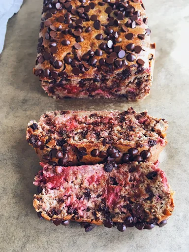 Cake à la Purée d'Amandes, Framboises et Chocolat Noir
