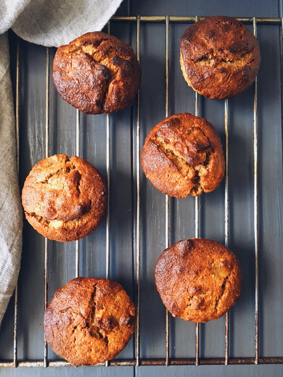 Banana and walnut muffins