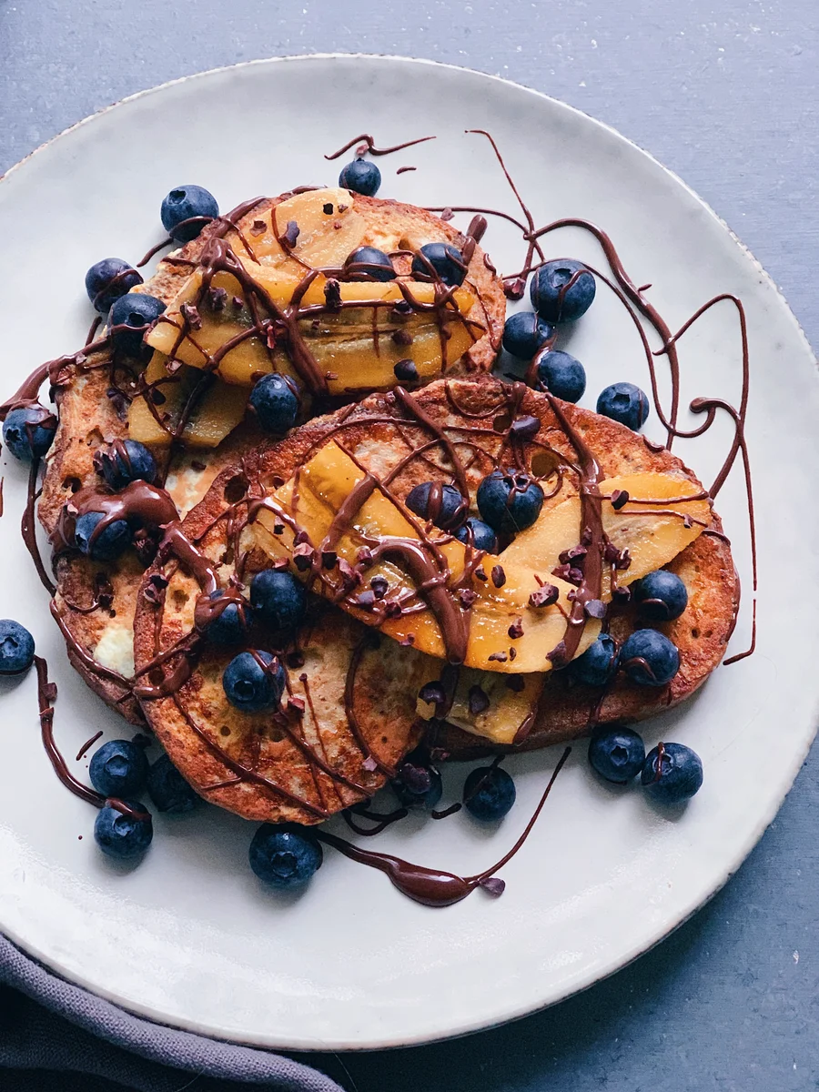 Pain perdu et banane caramélisée