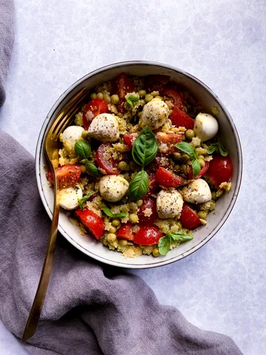 Ensalada de pasta al pesto