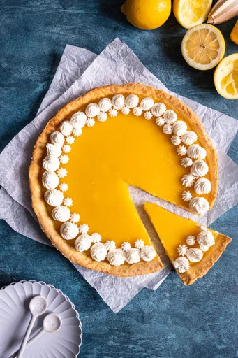 Tarta de limón y su crema chantilly