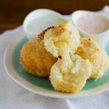 Papas rellenas latinas con queso