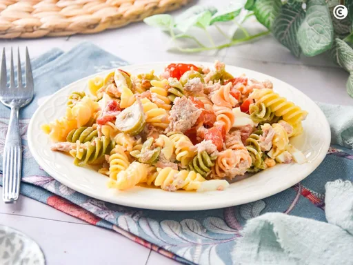 Ensalada de pasta con atún