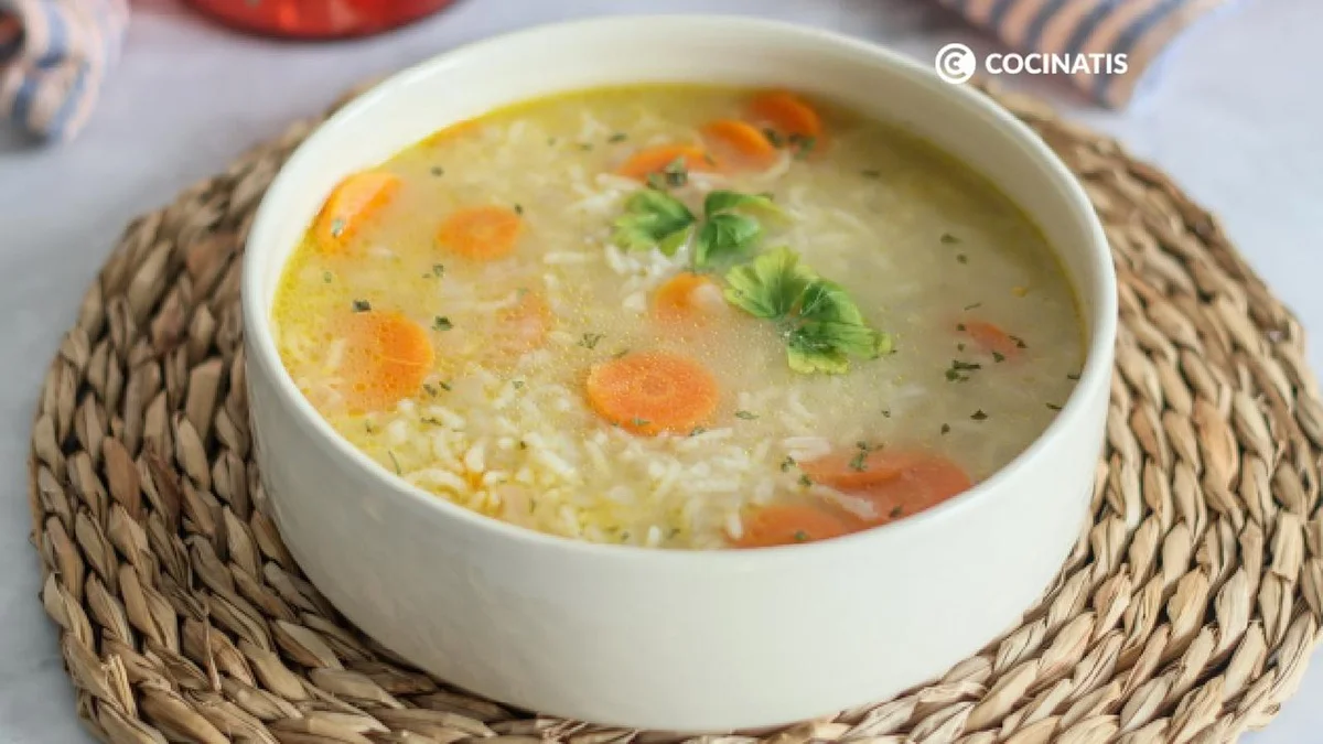 Sopa de arroz, un plato caliente y reconfortante