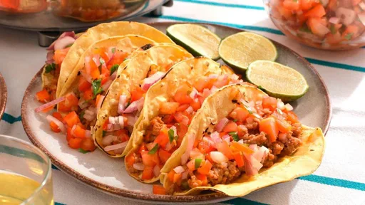 Tacos mexicanos con pico de gallo: saborea el auténtico sabor de México