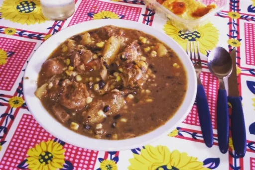 Jopara Tradicional Paraguayo: Receta de Sopa con Maíz y Poroto