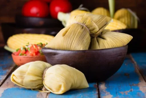 Ka'i Ku'a: Receta Tradicional Paraguaya de Humitas de Maíz