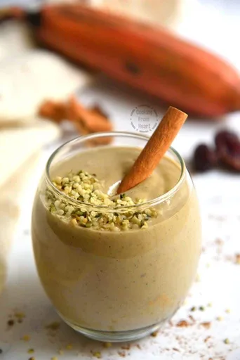 Banana Fig Date Protein Smoothie | Banana Smoothie with Figs and Dates