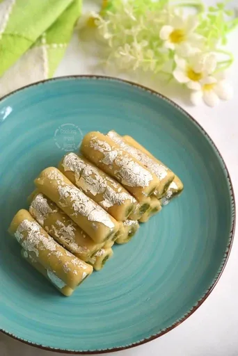 Kaju Pista Roll | Cashew Pistachio Rolls