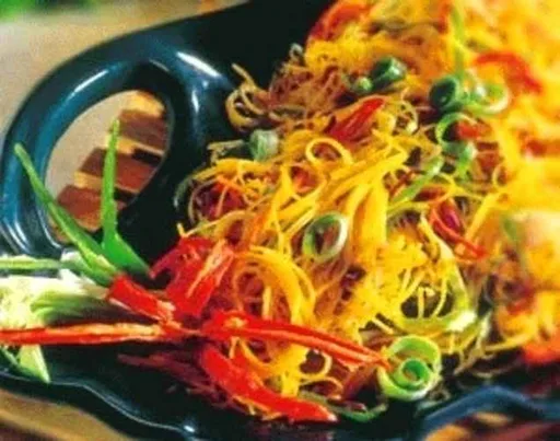Singapore Style Noodle Salad
