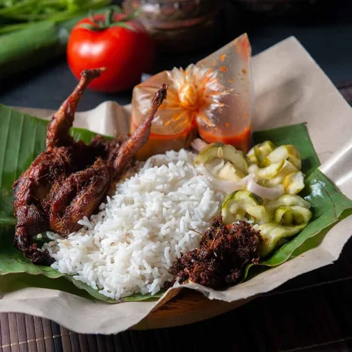 Codorniz frita crujiente al estilo de Laos