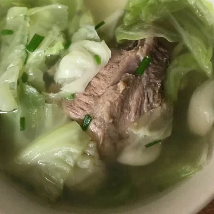 Simple Vietnamese Cabbage and Pork Soup