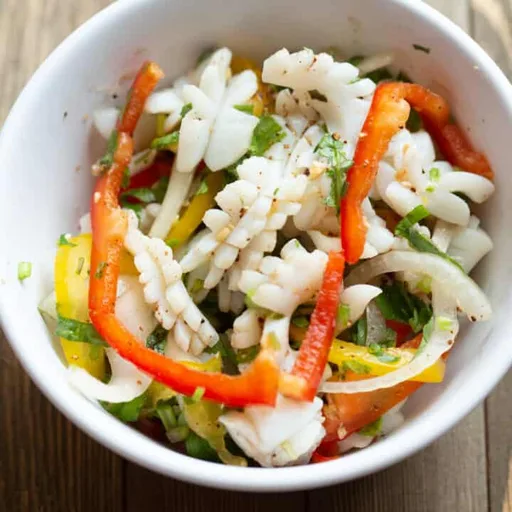 Ensalada de patas de pollo tailandesa