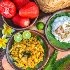 Be Siap Mesitsit: Balinese Shredded Chicken