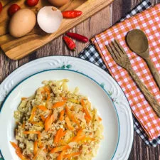 Orak Arik: Repollo y Zanahorias Salteados con Huevos