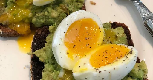 Tostadas de aguacate | Recetas