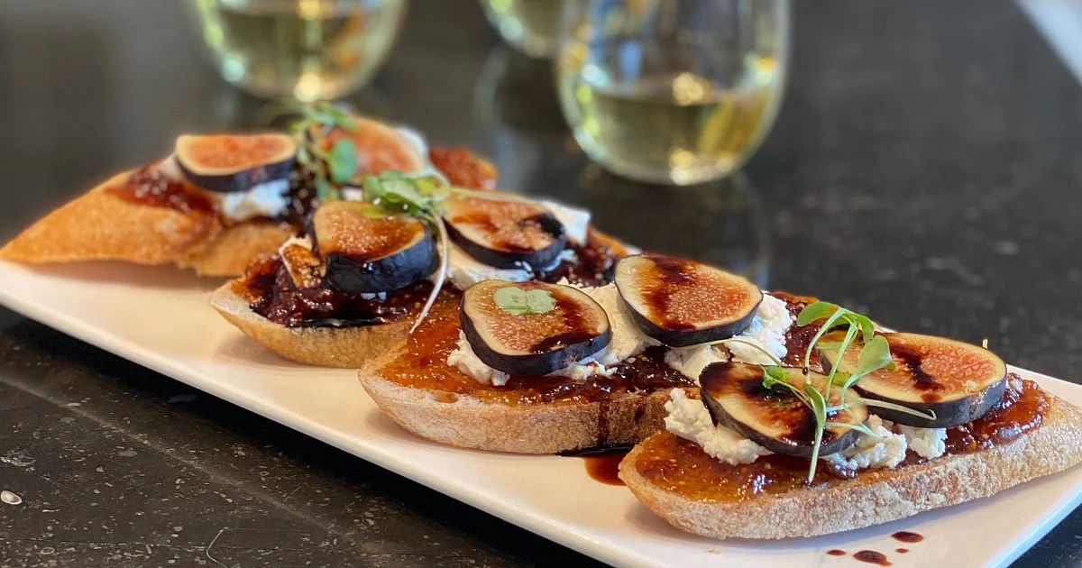 Fig & Goat Cheese Toasts | Recipes