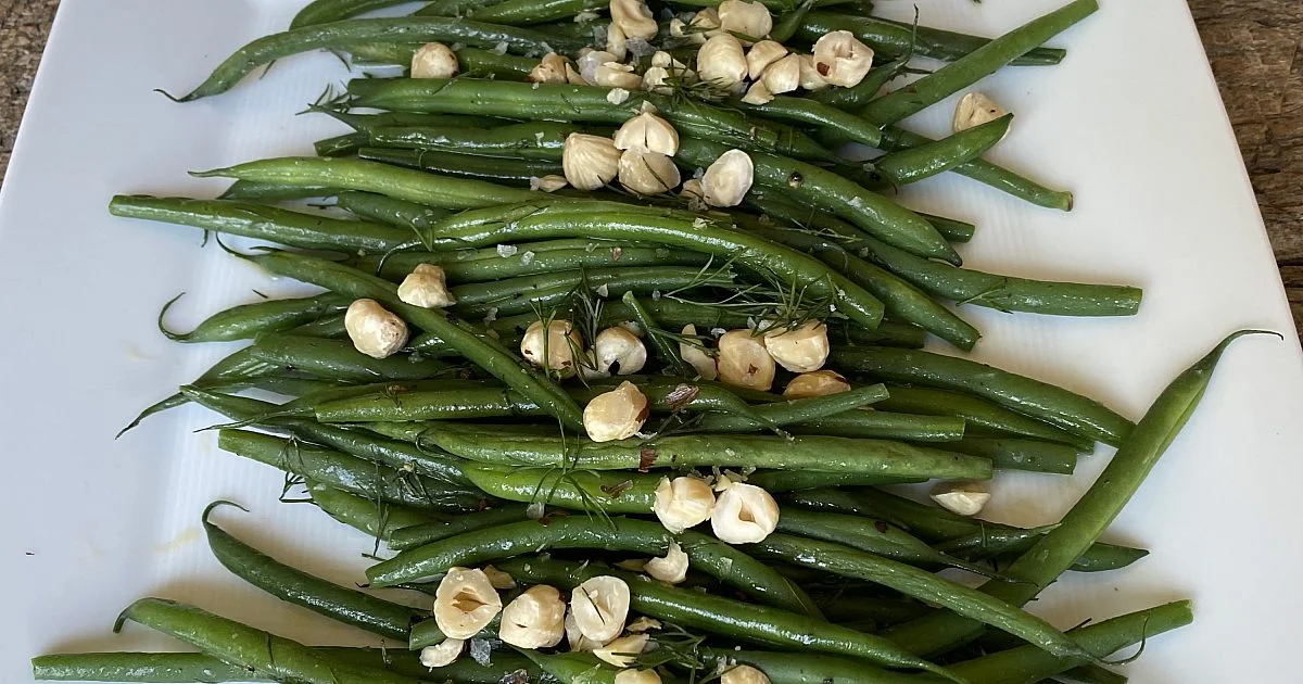 Fagiolini fini con nocciole e aneto (mezza dose)