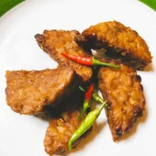 Tempe Bacem: Deep Fried Spiced Tempe (Vegan)
