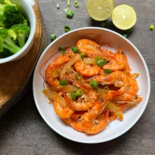 Udang Saus Mentega: Langostinos a la Mantequilla