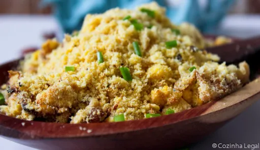 Farofa de ovo com farinha de milho