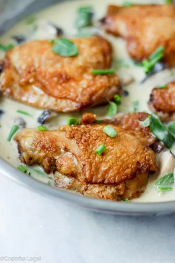 Pollo asado con champiñones