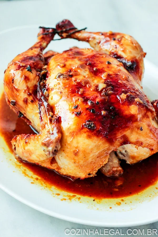 Frango assado no forno suculento