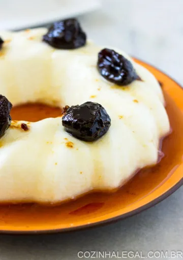 Manjar de coco con ciruela
