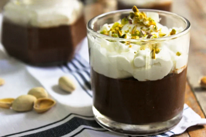 Easy chocolate mousse with 3 ingredients