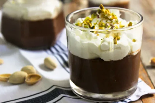 Easy chocolate mousse with 3 ingredients