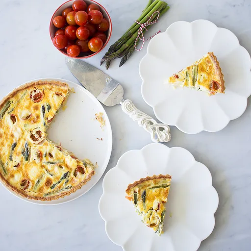 Quiche de espárragos y tomates cherry
