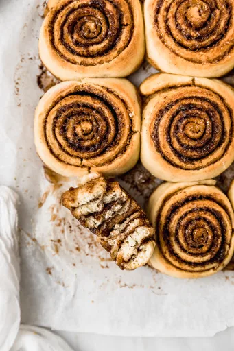 Gooey and Soft Cinnamon Rolls