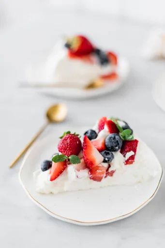 Impresionante Pavlova con Frutos Rojos