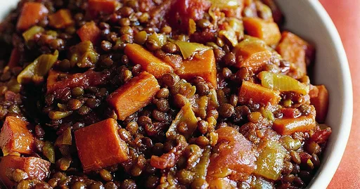 Lentejas y tomates estofados