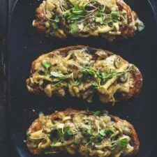 Creamy Mushrooms on Toast