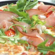 Easy Wholewheat Prosciutto and Cheese Pizzas