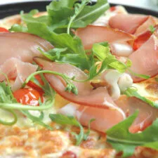 Easy Wholewheat Prosciutto and Cheese Pizzas