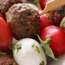 Meatball Kebabs – Caprese Style