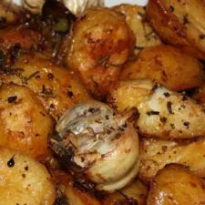 Patatas asadas con ajo y romero