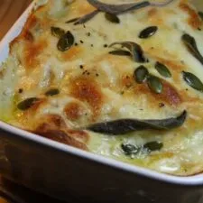 Lasaña de calabaza butternut asada y tres quesos