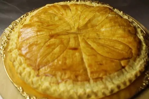 Galette des rois aux pommes confites et cannelle