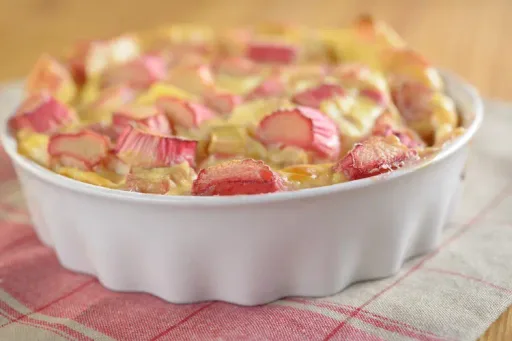 Clafoutis à la rhubarbe : la recette facile