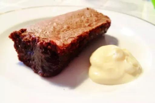 Bizcocho esponjoso de chocolate y almendra molida: la receta fácil